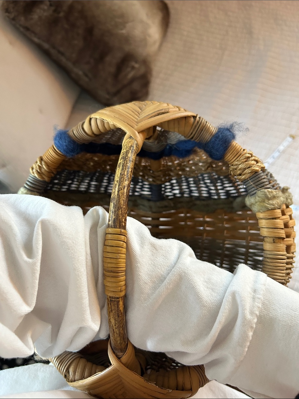 Vtg handmade rare wicker small weaved  basket home decor cottage country - Picture 13 of 14